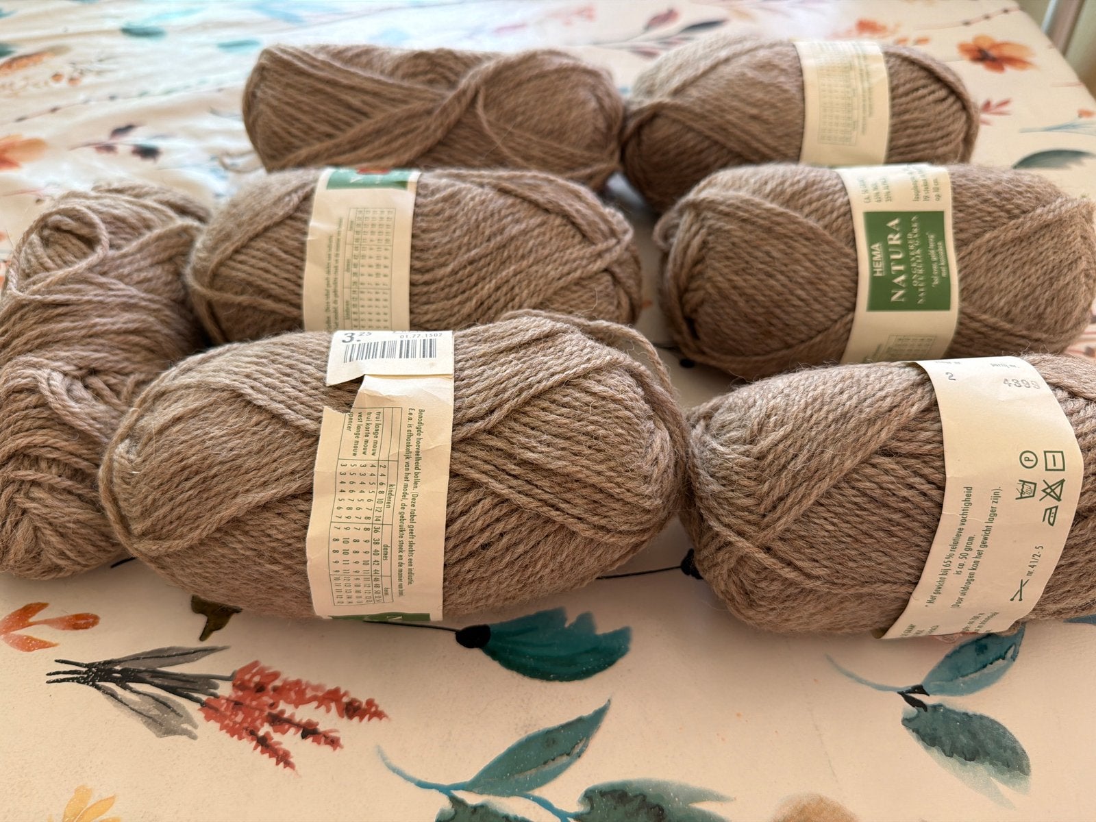 Hema Natura wol/garen - 5 bollen en 2 gebruikte, Hobby en Vrije tijd, Ophalen of Verzenden, Zo goed als nieuw, Breien of Haken
