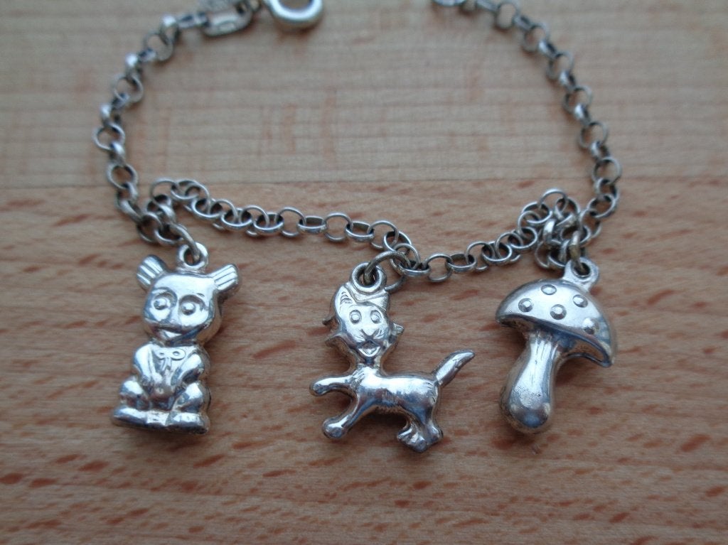 zilveren kinder armband met drie vintage bedels [293], Verzenden, Zo goed als nieuw, Met bedels of kralen, Zilver