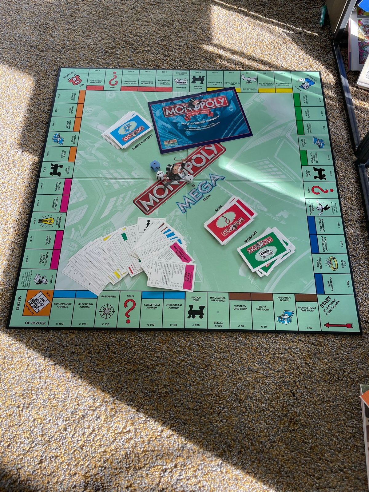Monopoly Mega Editie Bordspel - Zo goed als nieuw, Hobby en Vrije tijd, Gezelschapsspellen | Bordspellen, Zo goed als nieuw, Vijf spelers of meer