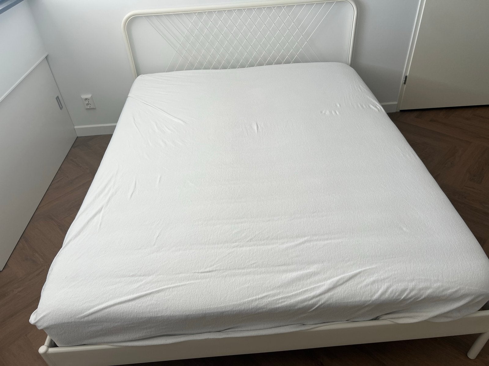 Wit tweepersoonsbed (IKEA) - 140x200 cm, Huis en Inrichting, Slaapkamer | Bedden, Ophalen, Gebruikt, Wit, Tweepersoons