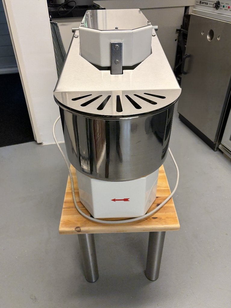 Te koop van Rofco spiraalkneder SM-15 (N15), Witgoed en Apparatuur, Ophalen, 50 tot 55 cm, Minder dan 45 cm, Oven