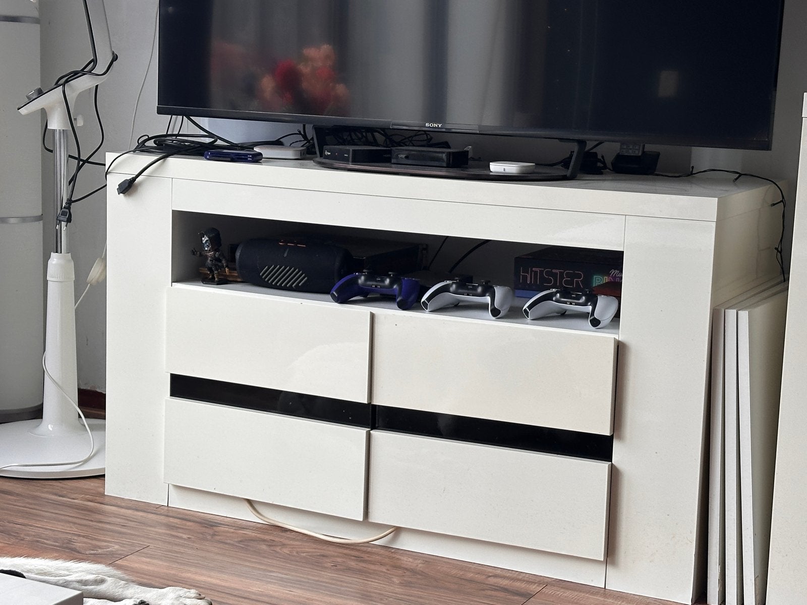 Modern set wit tv-meubel met deuren en buffet, Huis en Inrichting, Kasten | Dressoirs, Ophalen, Overige materialen, Gebruikt, 200 cm of meer