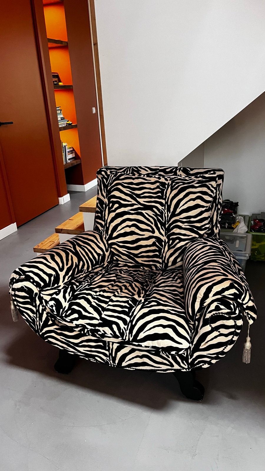 Zebra fauteuil gratis af te halen (met wat kattenharen), Ophalen, Gebruikt, 75 tot 100 cm, 100 tot 125 cm