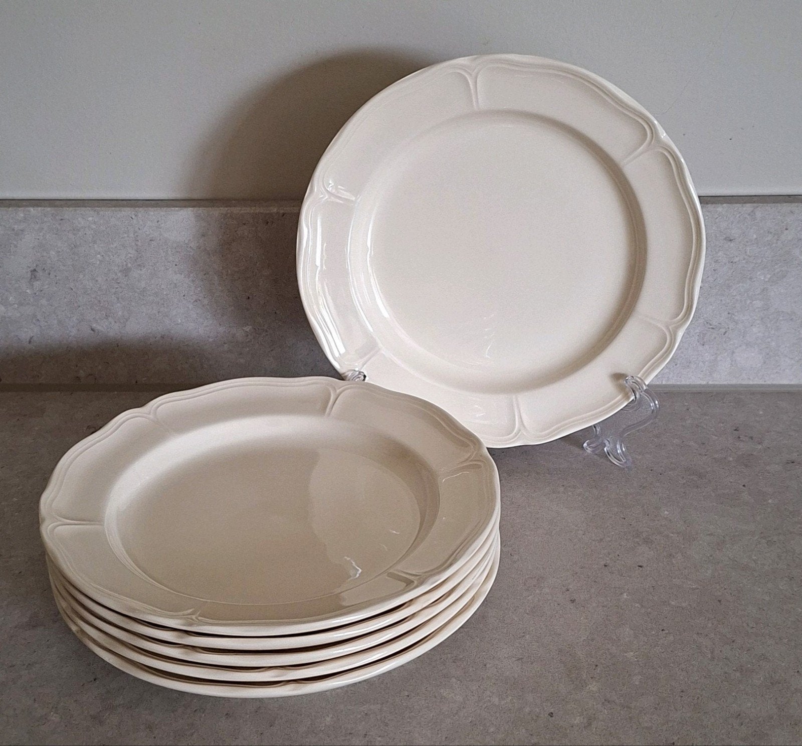 Set van 6x Wedgwood Queen's Plain gebaksborden (18cm), Huis en Inrichting, Keuken | Servies, Klassiek, Ophalen of Verzenden, Zo goed als nieuw