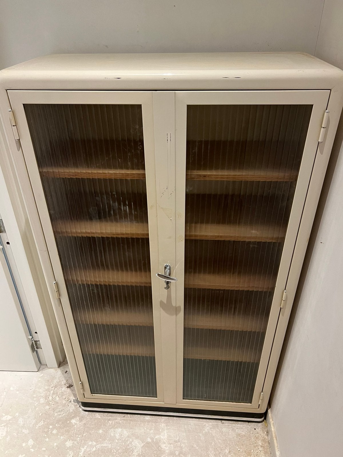 Vitrinekast van Stopler, Ophalen, 50 tot 100 cm, Zo goed als nieuw, 150 tot 200 cm