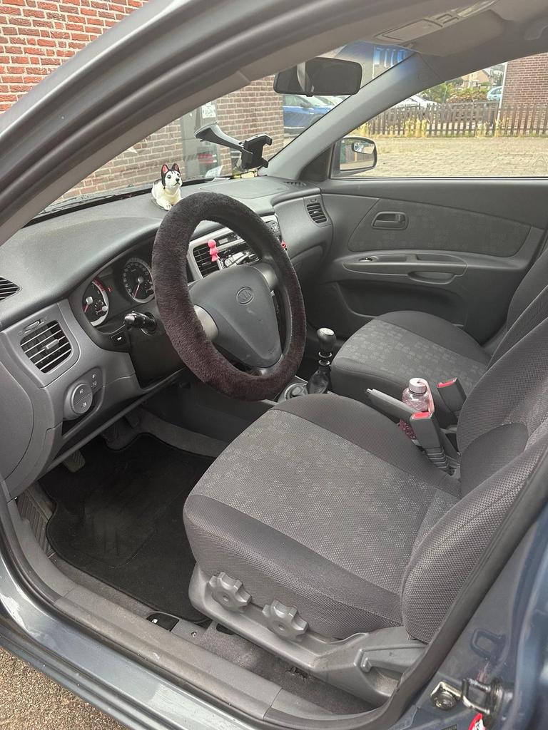 Kia Rio 1.4 HB 2007 Grijs, Voorwielaandrijving, 4 cilinders, 1054 kg, 49 €/maand