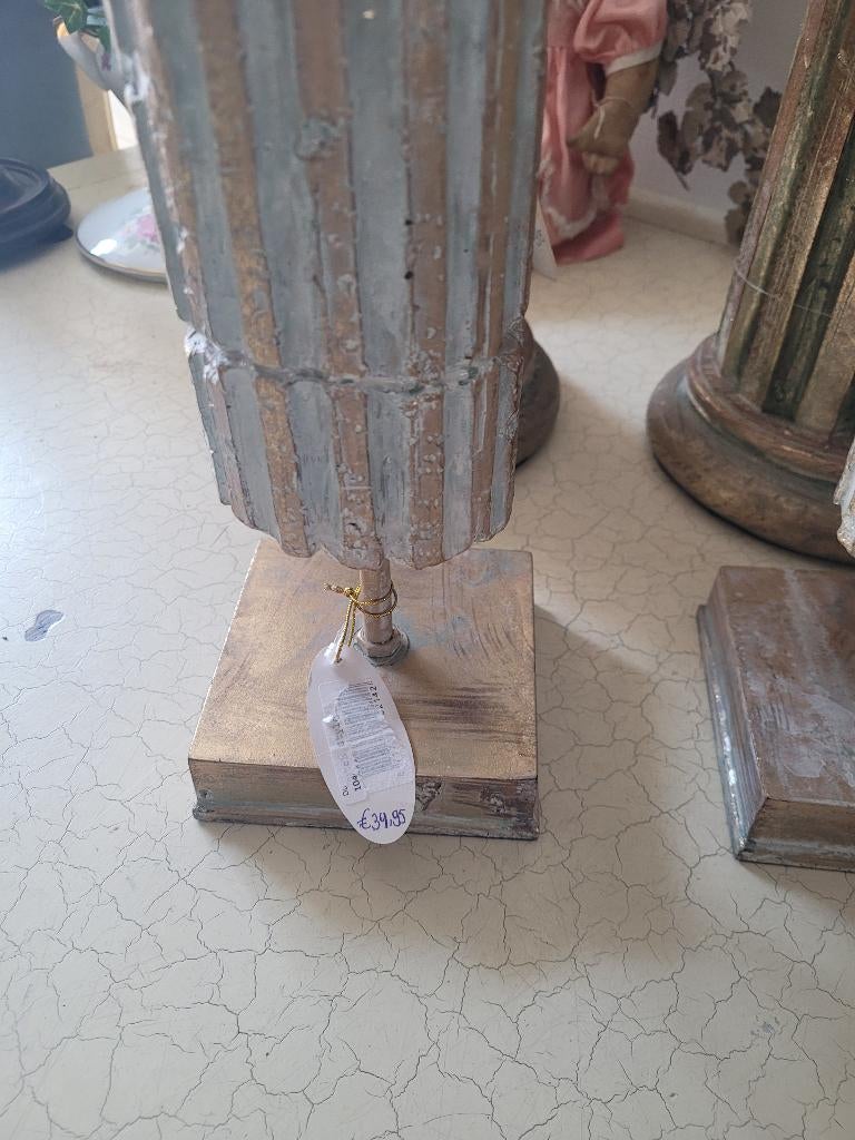 Kleinere zuiltje op voet merk House of Baroque p/st 34.95, Huis en Inrichting, Woonaccessoires | Zuilen en Pilaren, Heikant 21 Kaatsheuvel
