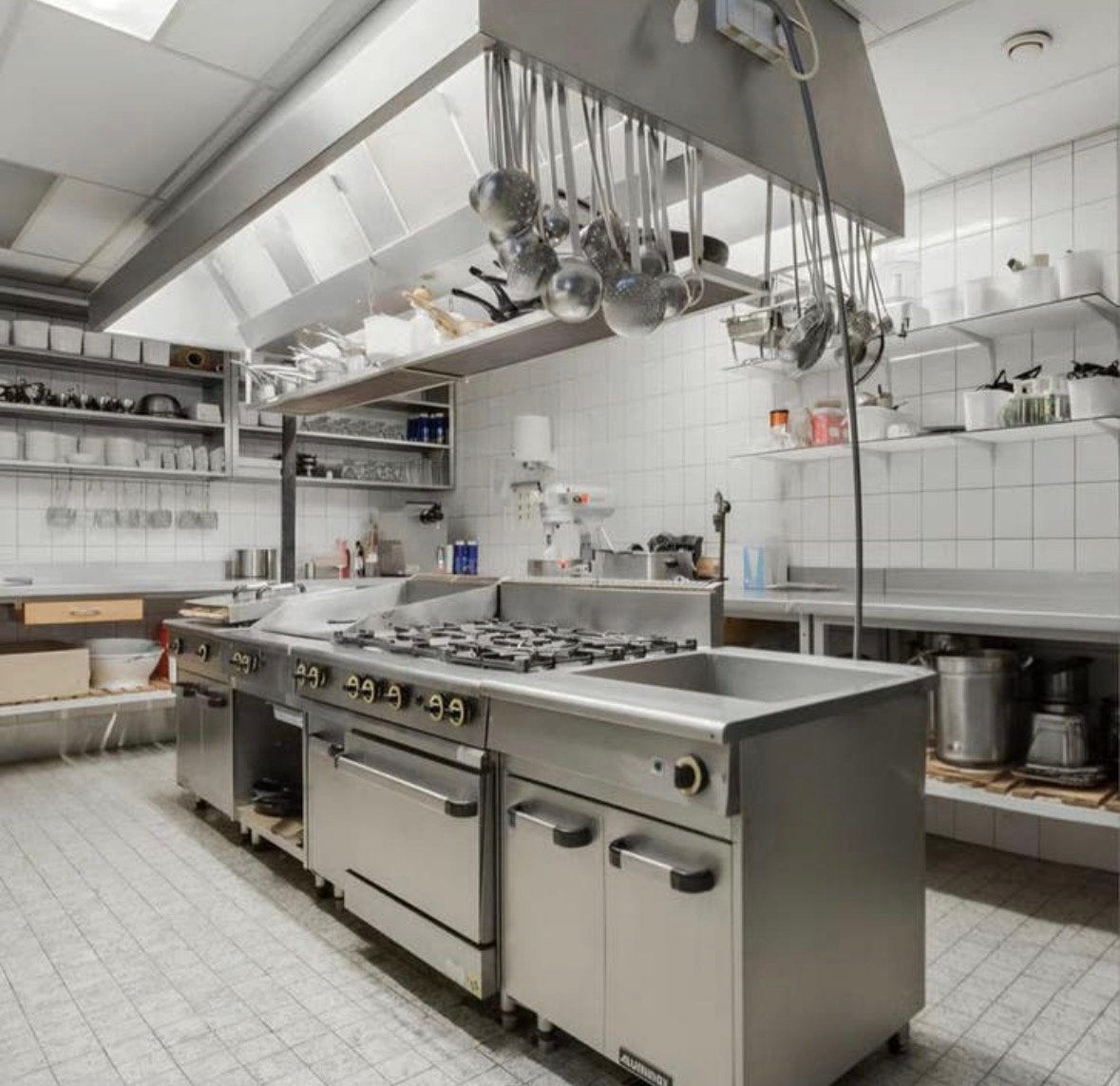 Horeca gasfornuis (6 pits)/friteuse/grilplaat/ bain-marie, Ophalen