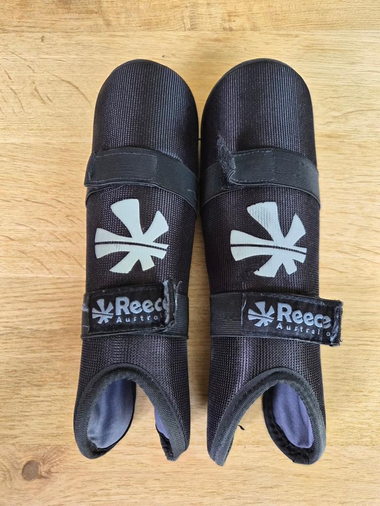 Reece Hockey Scheenbeschermers voor kinderen (ca. 10 jaar), Sport en Fitness, Hockey, Ophalen of Verzenden