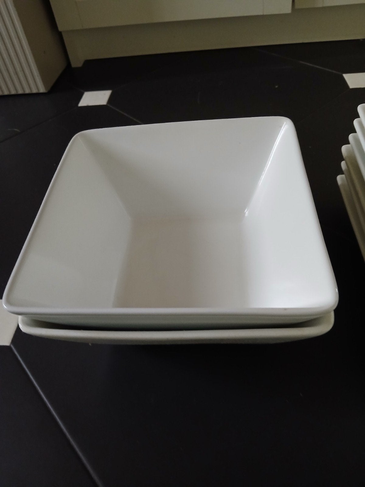 2 porseleinen witte vierkante schalen, hema, Huis en Inrichting, Keuken | Servies, Ophalen of Verzenden, Zo goed als nieuw, Porselein