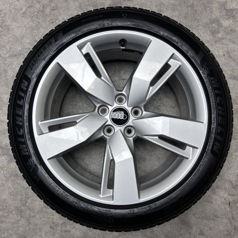 19 inch originele velgen + winterbanden Audi A6 C8, 19 inch, Gebruikt, -, -