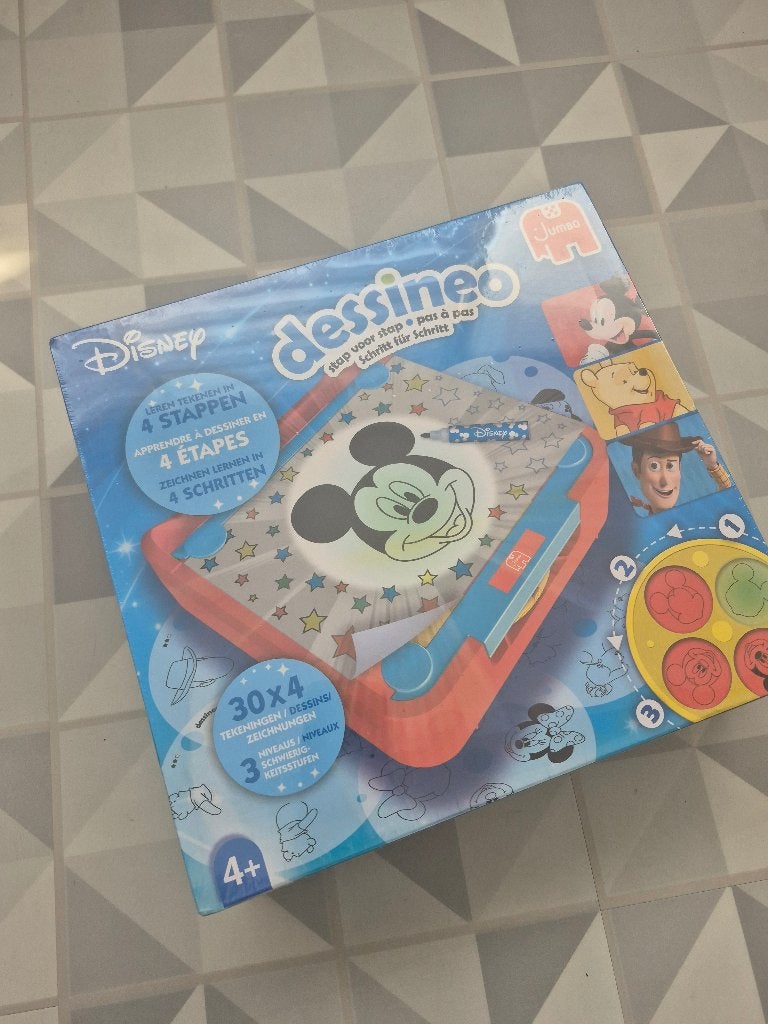 Disney Dessineo Tekenprojector - Leren Tekenen, Ophalen of Verzenden, Meer dan 50 stukjes, Nieuw, 4 tot 6 jaar