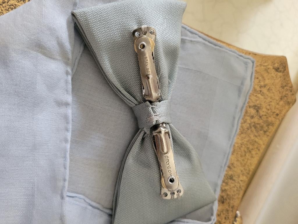 Vintage vlinderstrik met pochet set prijs 2.50, Heikant 21 Kaatsheuvel, Belle Vieille Brocante, Ophalen of Verzenden, Zo goed als nieuw