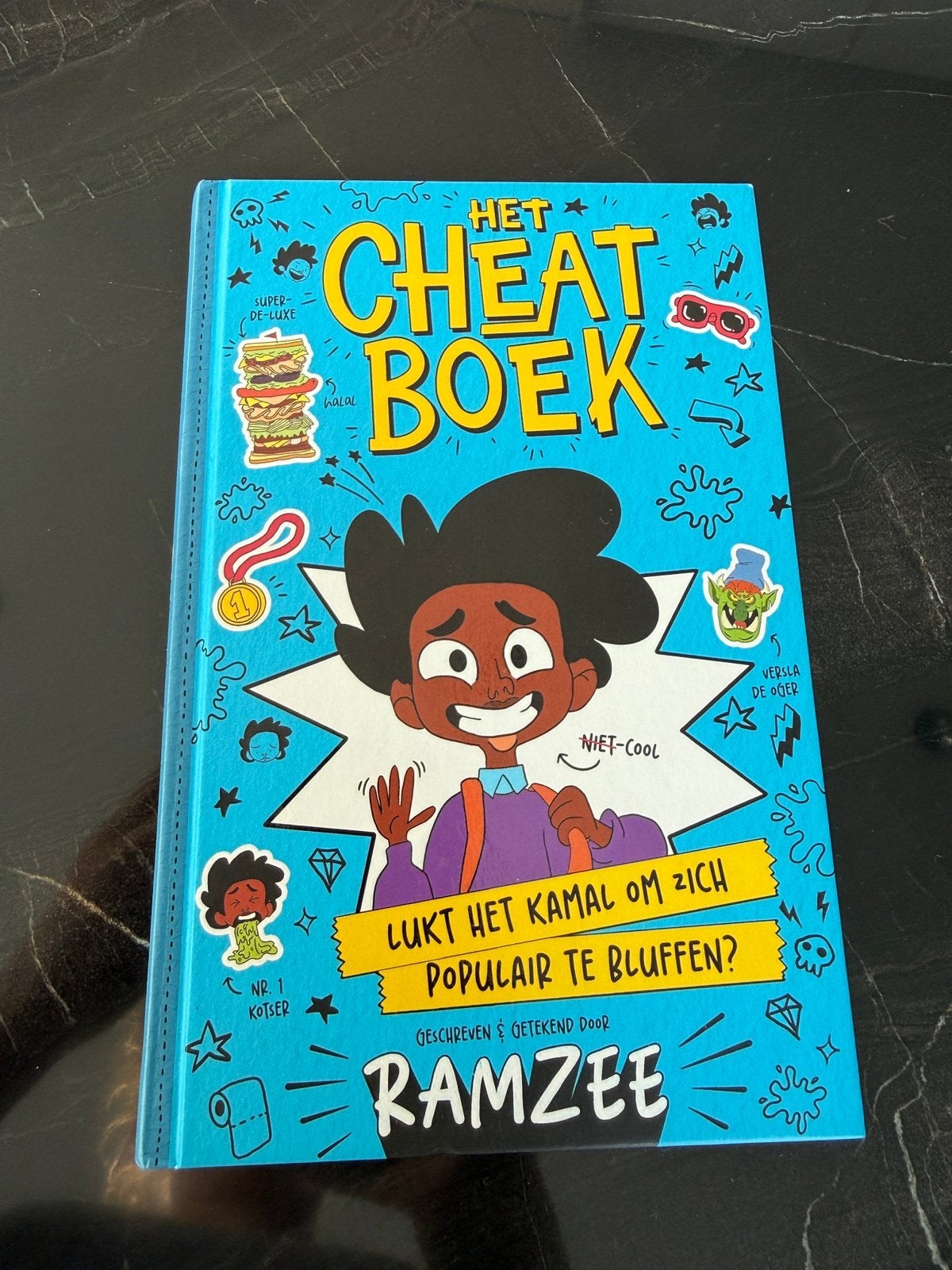 Het Cheat Boek, Ophalen of Verzenden, Zo goed als nieuw, Verhalen