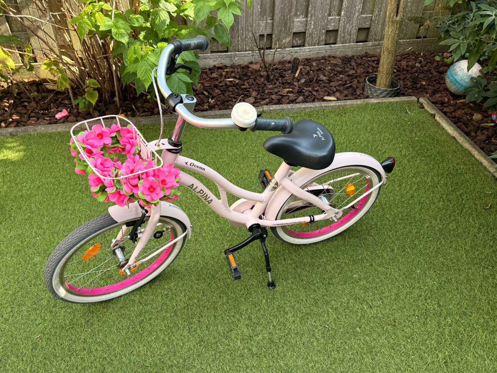 18 inch Leuke roze Alpina Ocean meisjesfiets met mandje