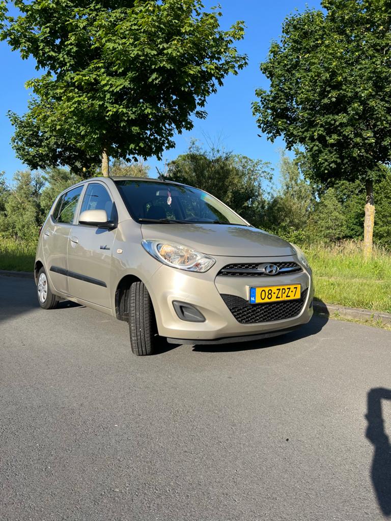 Hyundai i10 2013 | APK | NAP | nieuwe banden, Auto's, Hyundai, Voorwielaandrijving, 400 kg, Beige, Origineel Nederlands