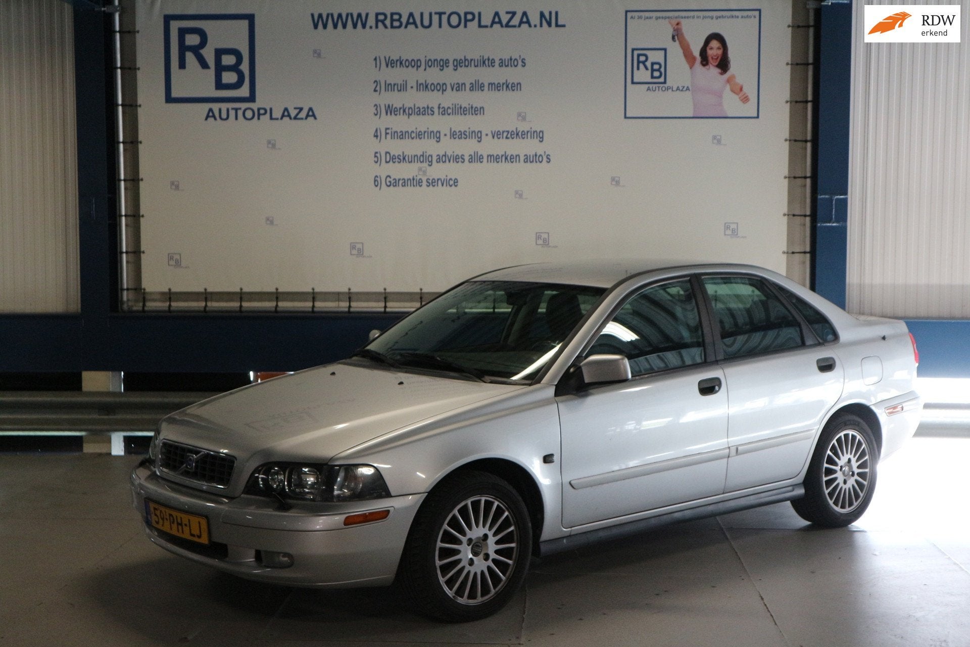 Volvo S40 1.8 Europa / AUTOMAAT / Full service historie ! !, Auto's, Gebruikt, 4 cilinders, Verwarmde buitenspiegels, 122 pk