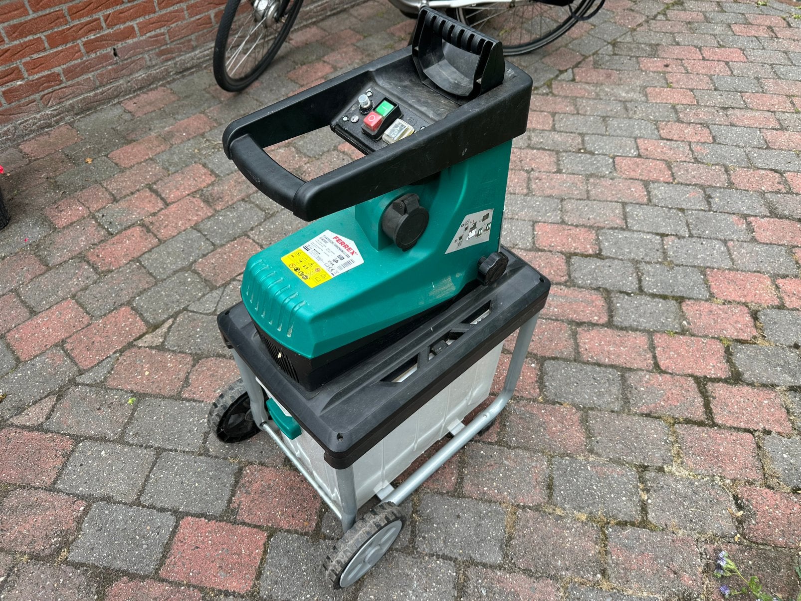 Dikke zware  Ferrrex elektrische hakselaar takkem 2800w, Tuin en Terras, Ophalen, Gebruikt, Elektrisch, Met opvangbak