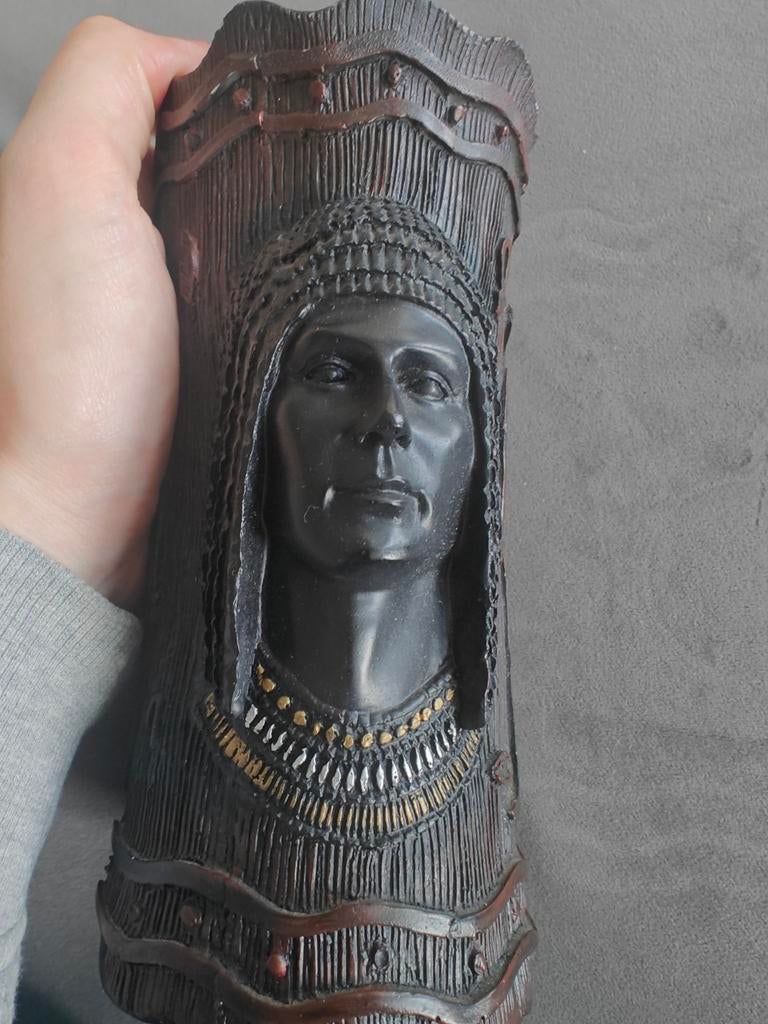 Decoratieve vaas met Egyptische motieven, Antiek en Kunst, Ophalen of Verzenden