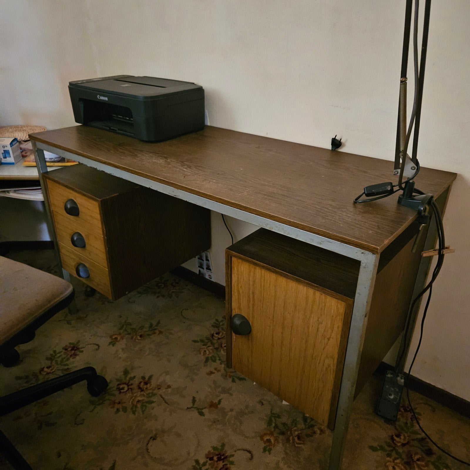 Gratis. Bureau en bureaustoel, Ophalen, Gebruikt