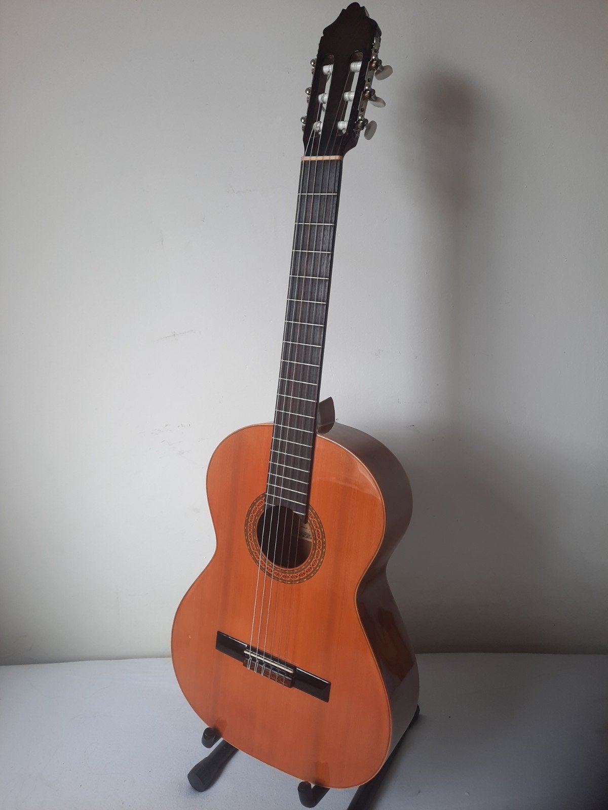 Azahar Nogal 105 klassieke gitaar Ceder/Noten Nw over 450,=, Ophalen, Zo goed als nieuw, Klassieke of Spaanse gitaar