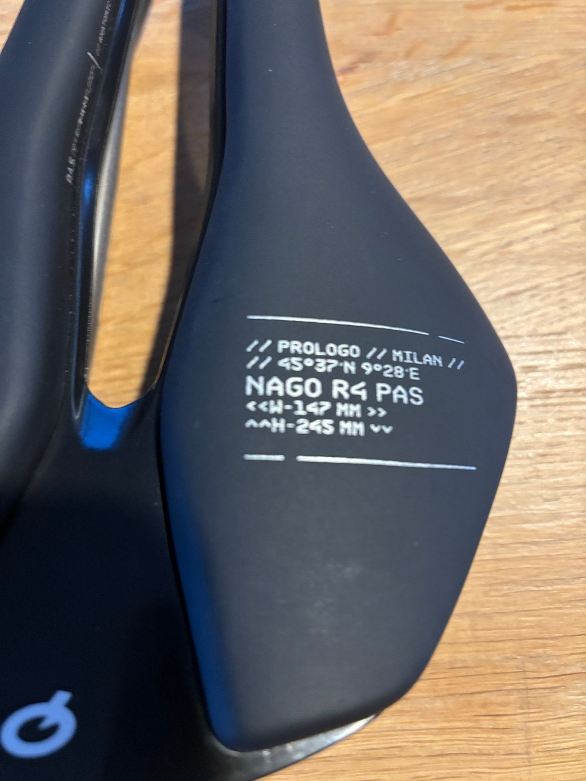Z.G.A.N Prologo NAGO R4 PAS zadel - 147mm breed, Fietsen en Brommers, Fietsonderdelen, Verzenden, Kunststof, Zo goed als nieuw