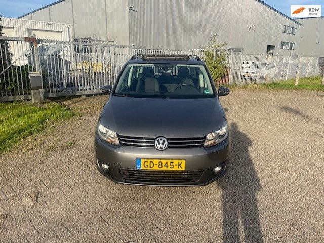 Volkswagen Touran 1.6 TDI Highline BlueMotion Panorama Dak !, Auto's, Voorwielaandrijving, Euro 5, Gebruikt, 4 cilinders