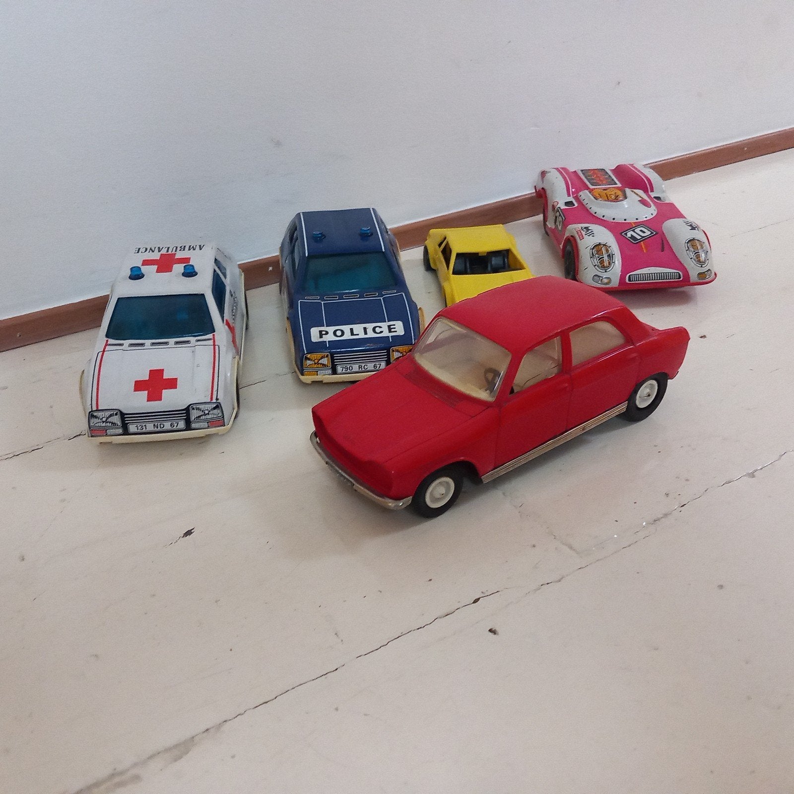Joustra Peugeot 204 en andere vintage speelgoedauto's, Ophalen of Verzenden, Gebruikt, Auto