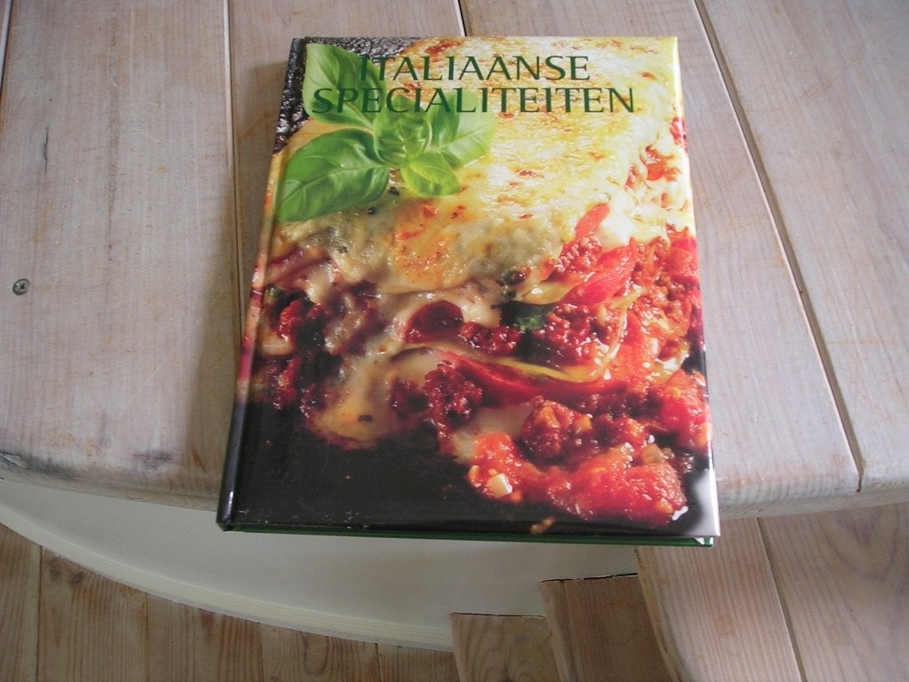 Italiaanse specialiteiten, Ophalen of Verzenden, Gelezen, Italië