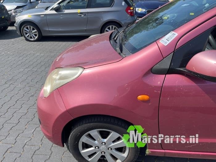 Scherm links-voor van een Suzuki Alto (ZKV)
