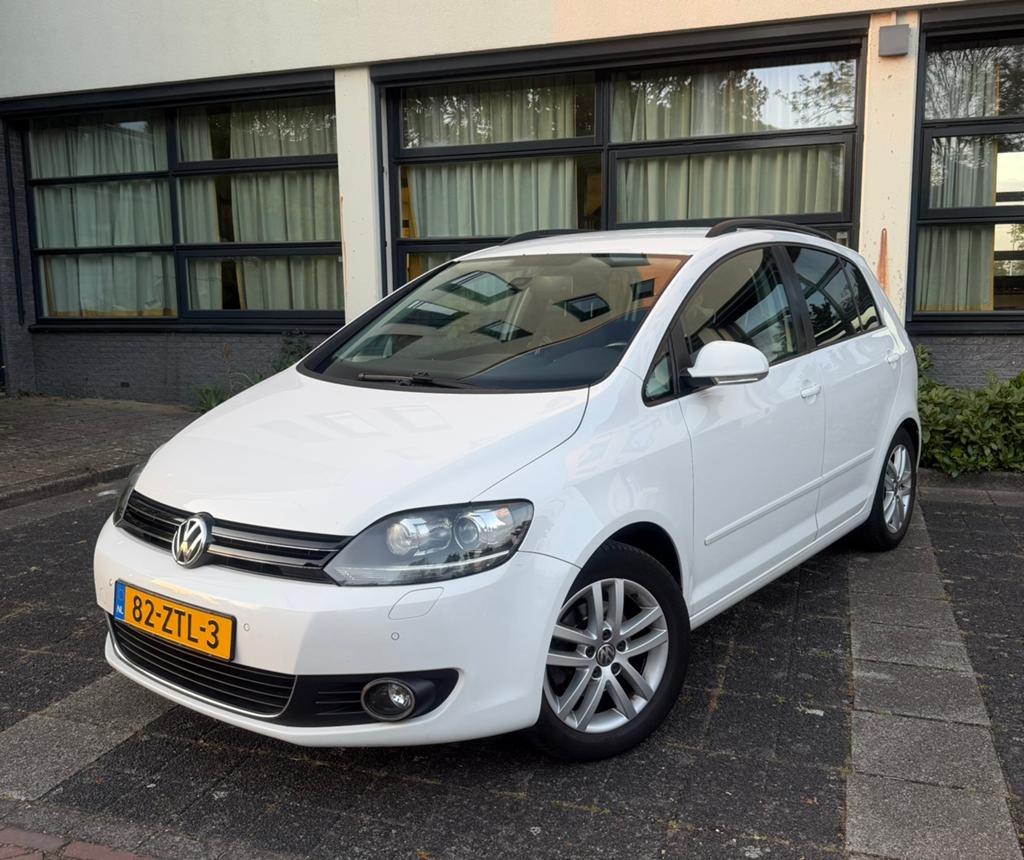 Volkswagen Golf Plus 1.2 TSI 77KW DSG 2013 Wit, Navigatiesysteem, Zwart, 4 cilinders, 700 kg