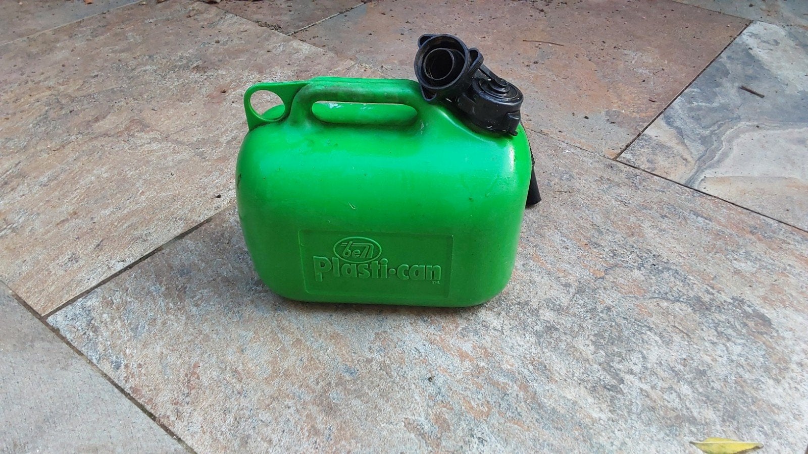 Groene benzine jerrycan 5 liter, Ophalen