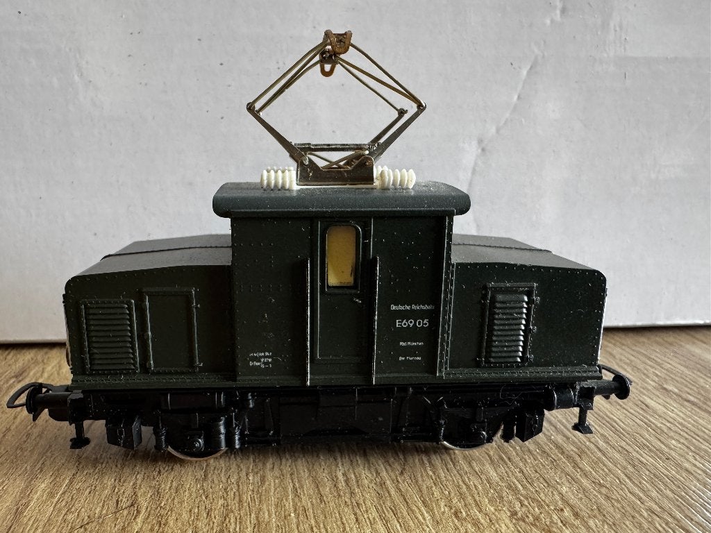 PIKO H0 E69 05 DR/groen – DDR – DC – verlichting – ovp, Hobby en Vrije tijd, Modeltreinen | H0, Gebruikt, Analoog, Gelijkstroom