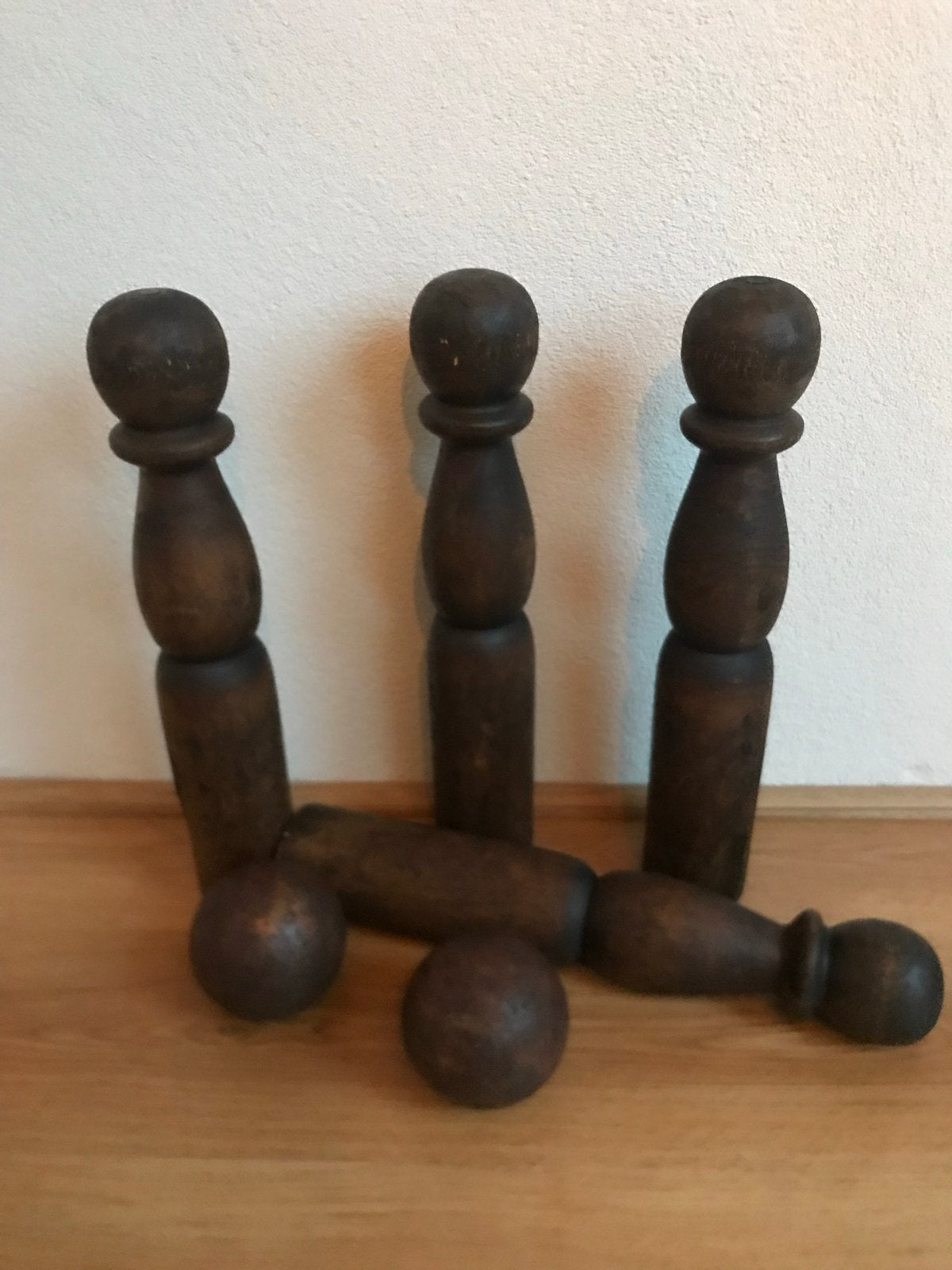 Brocante kegelset met 2 ballen, Ophalen of Verzenden