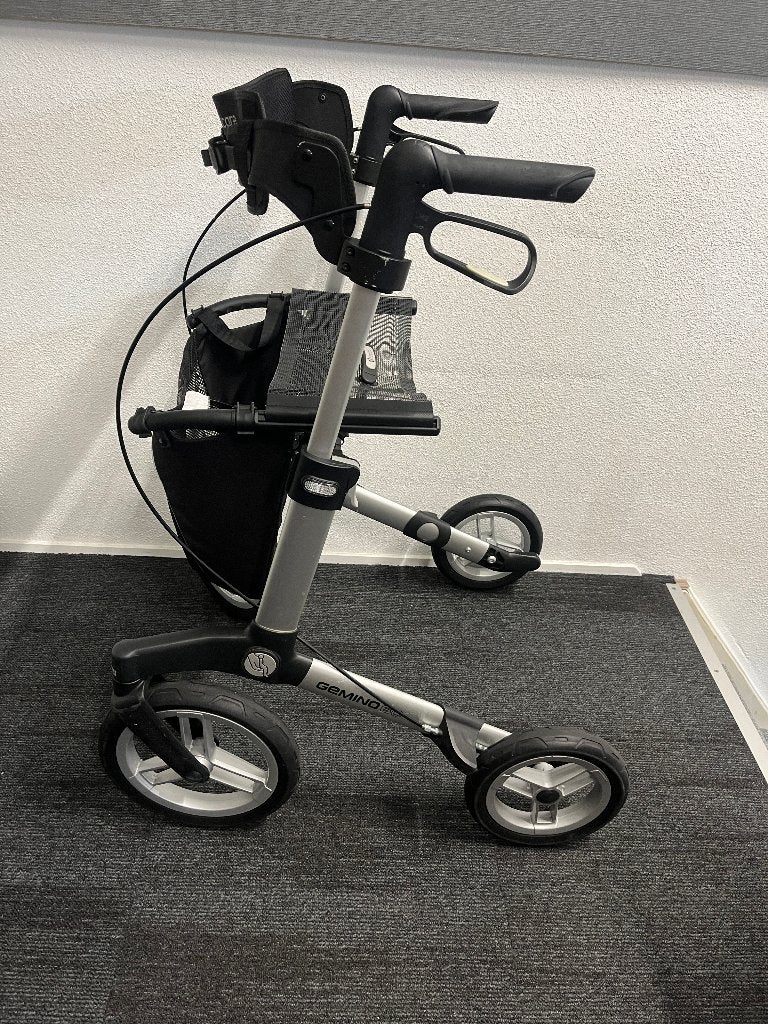 Nette Gemino 60 rollator met zitje en verstelbare rugband, Ophalen, Opvouwbaar, Gebruikt