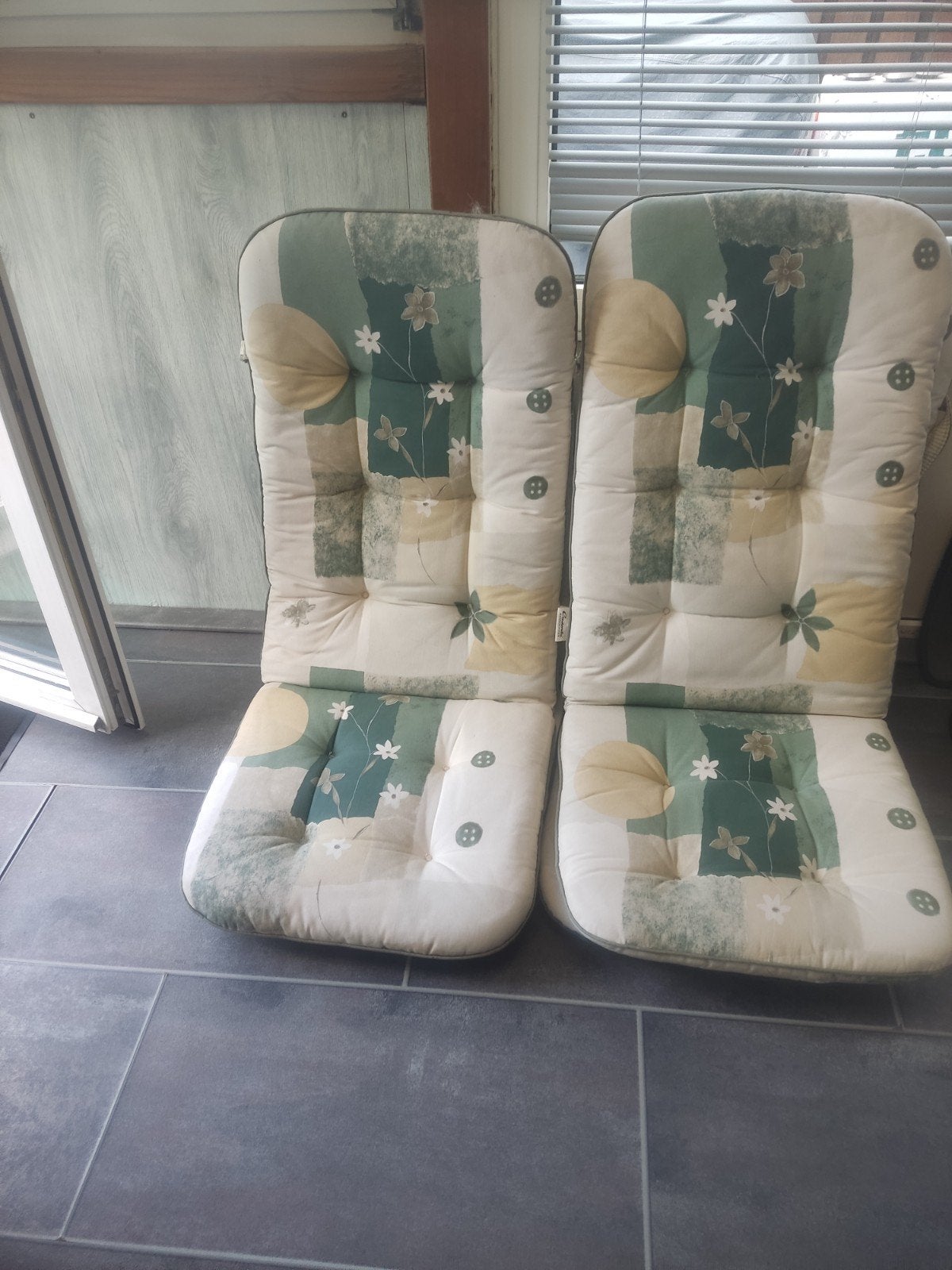 4 comfortabele tuinstoelkussens met bloemenprint, Ophalen of Verzenden, Gebruikt