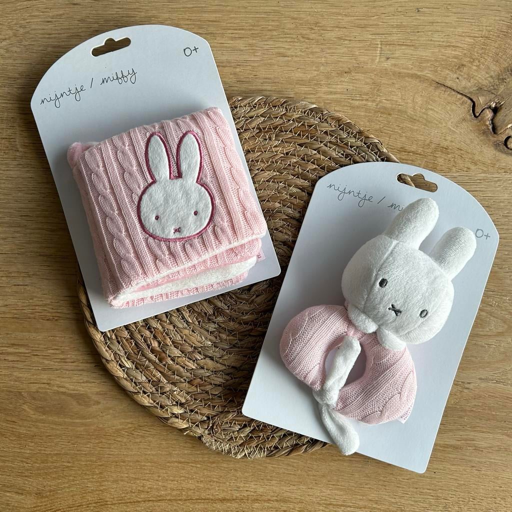 Nijntje boekje en rammelaar - nieuw, Kinderen en Baby's, Speelgoed | Babyspeelgoed, Nieuw, Rammelaar, Ophalen of Verzenden