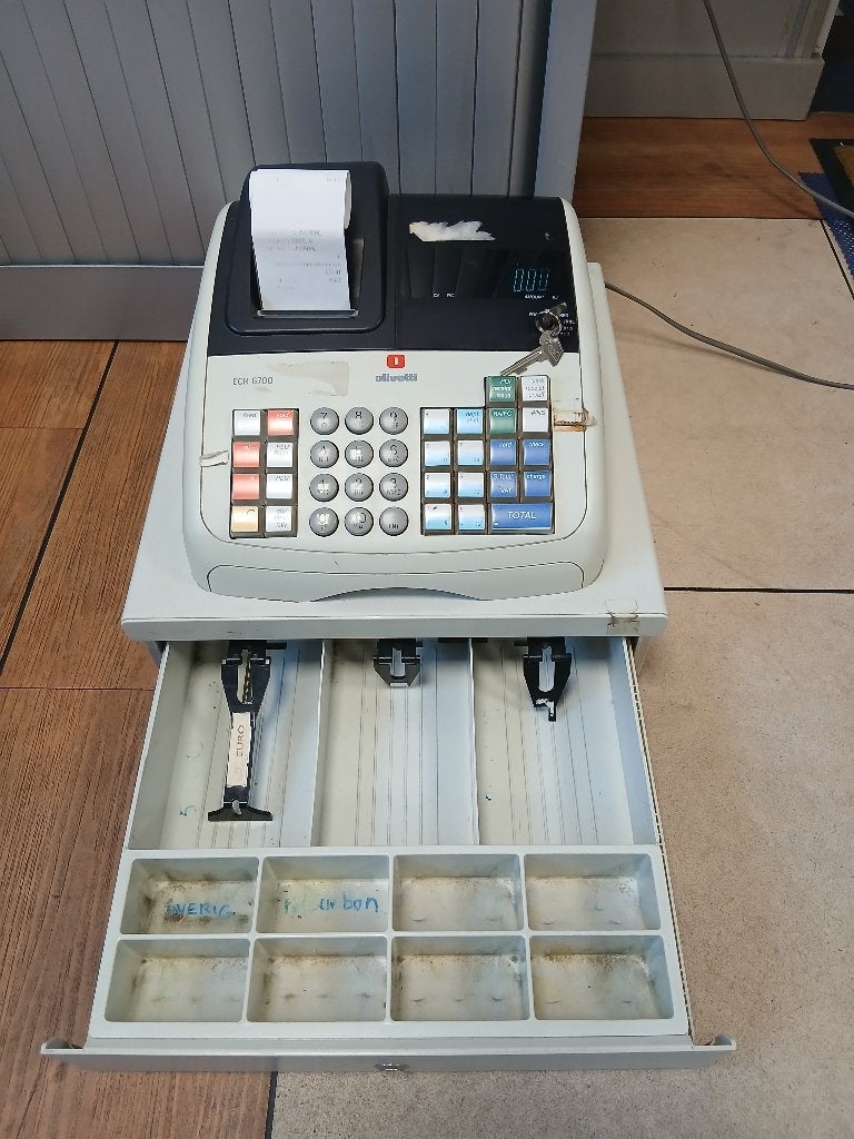 (0157) Olivetti elektronische kassa met meerdere sleutels., Ophalen, Computers en Rekenmachines, ., .