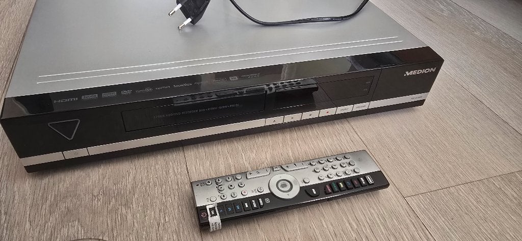 Medion MD8188 DVD & Harddisk recorder 320GB, Overige merken, Gebruikt, Met harddisk, Dvd-recorder