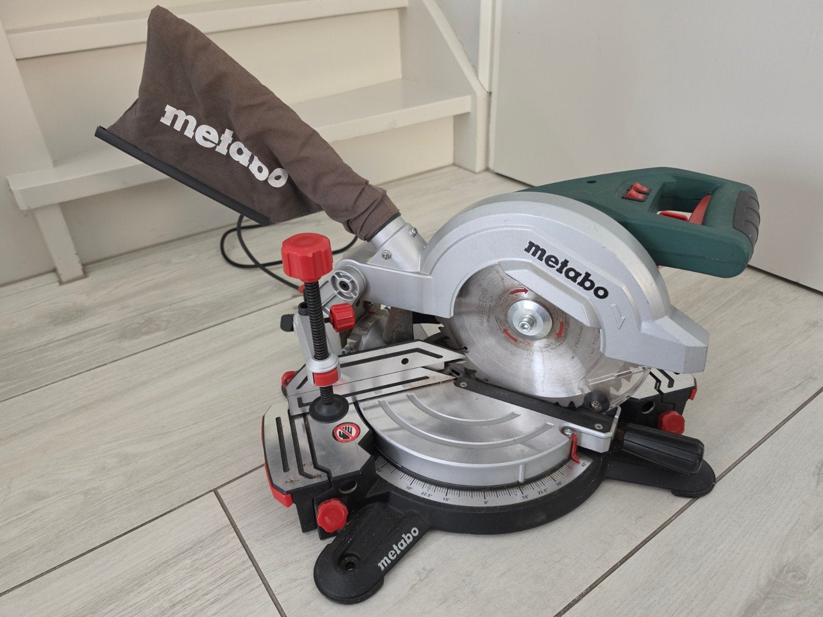 Metabo KS216M Lasercut Afkortzaag (maar één keer gebruikt!), Doe-het-zelf en Verbouw, Ophalen, 70 mm of meer, Zo goed als nieuw
