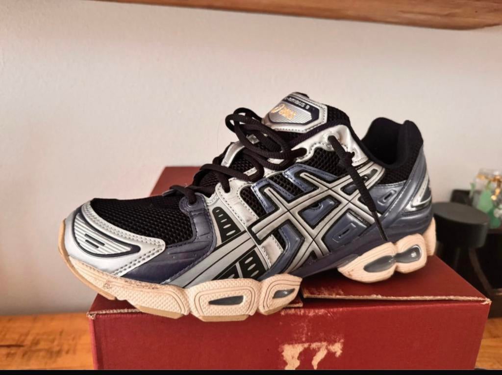 Asics nimbus 9, Ophalen of Verzenden, Zo goed als nieuw, Overige kleuren