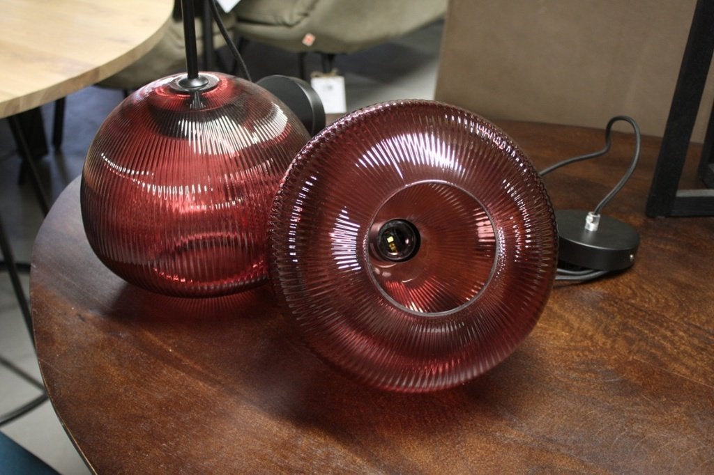 1 mooie ronde hanglamp glas ribbel rood / burgundy Ø26 cm., Ophalen of Verzenden, Zo goed als nieuw, Glas, Minder dan 50 cm