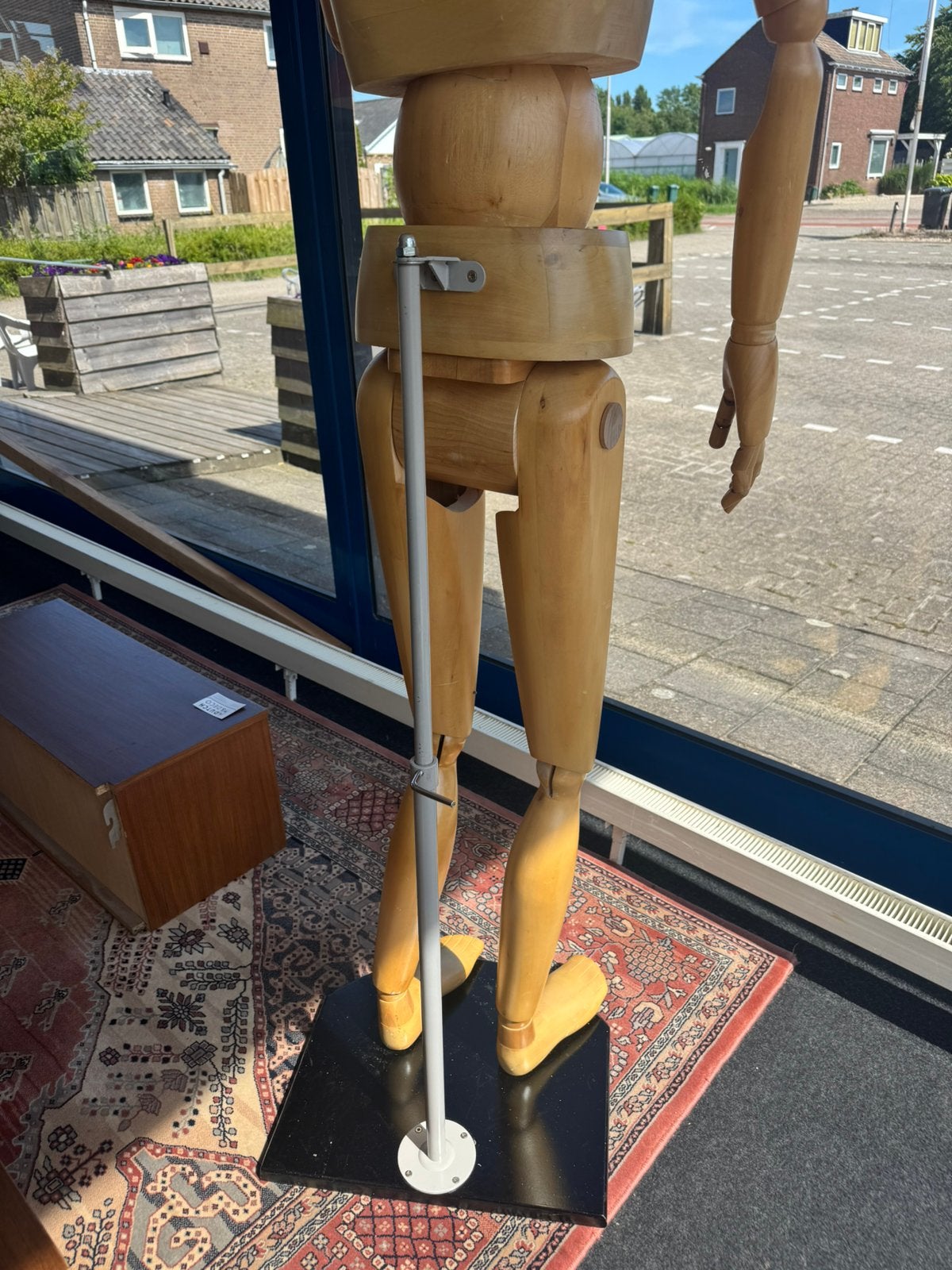 Levensgrote vintage houten tekenpop etalagepop, Ophalen