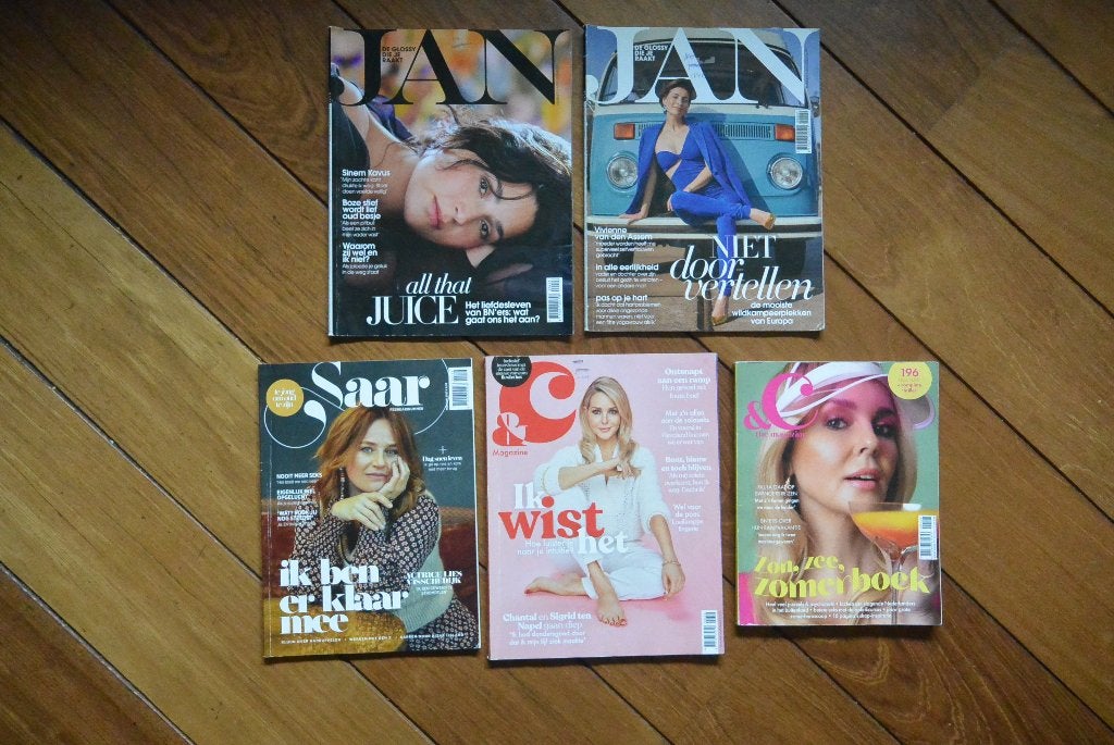 5 Tijdschriften - JAN - Saar - Magazine & C - 2022 - 2023, Ophalen of Verzenden, Gelezen, Damesbladen