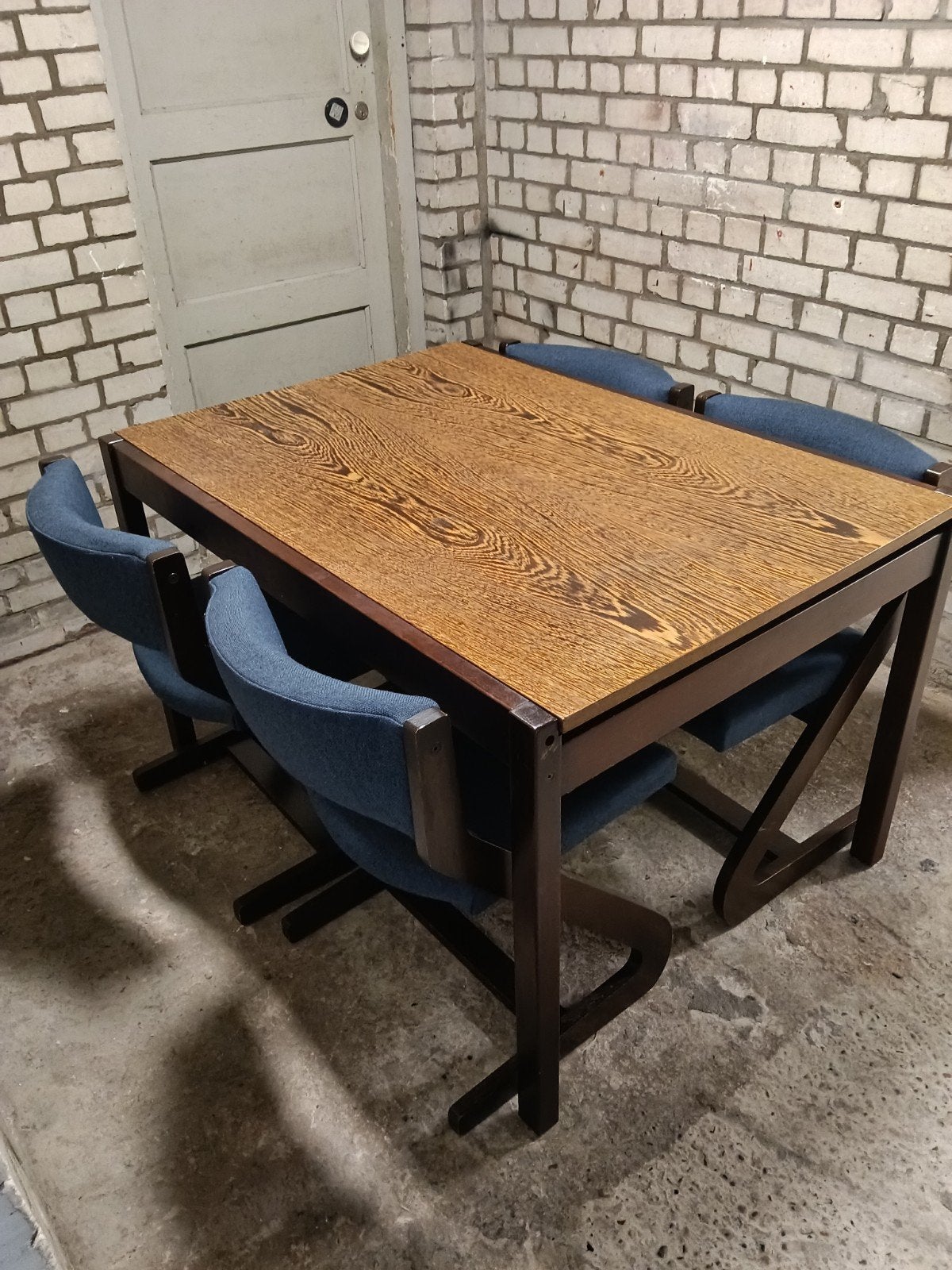 vintage massief houten eettafel met 4 stoelen, Ophalen, Gebruikt, 100 tot 150 cm, Vintage