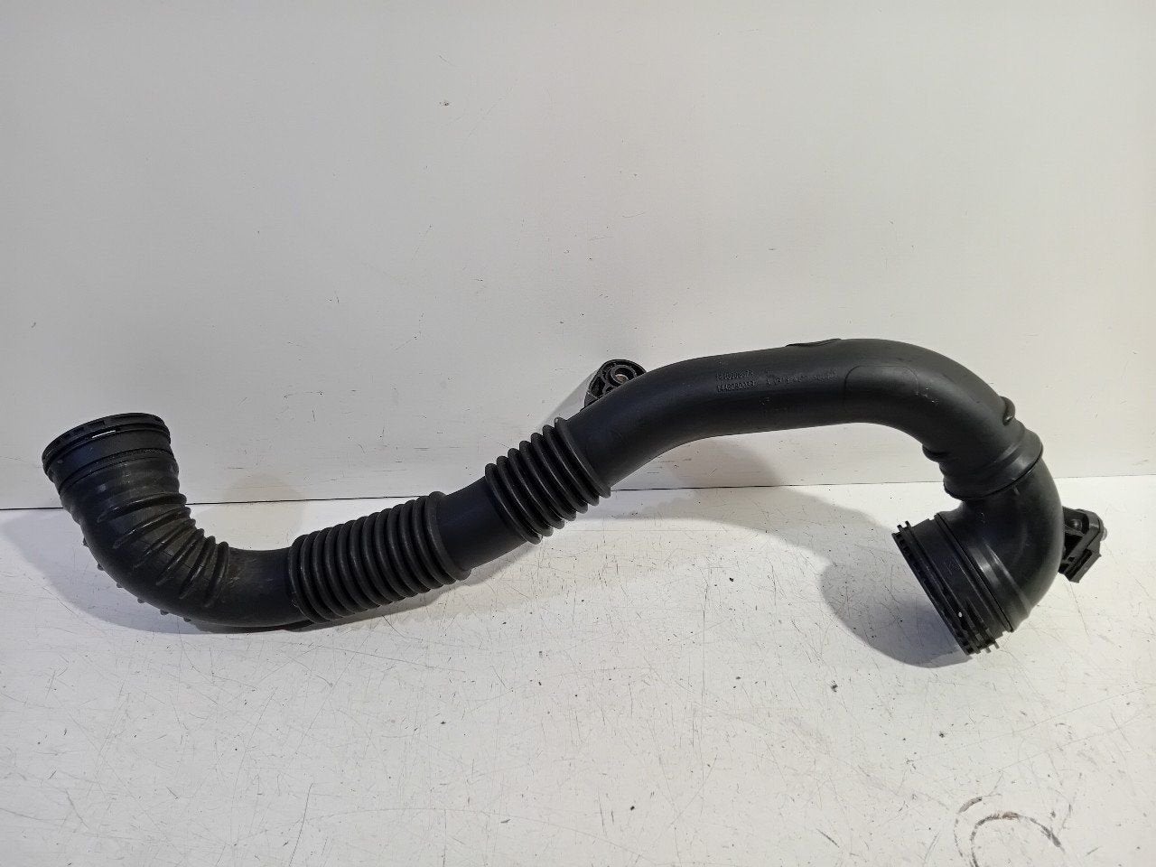 Luchtaanzuigslang Renault Mégane, Onderdelen@venauto.nl, Van der Ven Autorecycling B.V., Gebruikt, Ettenseweg 76, 4706 PB Roosendaal, The Netherlands
