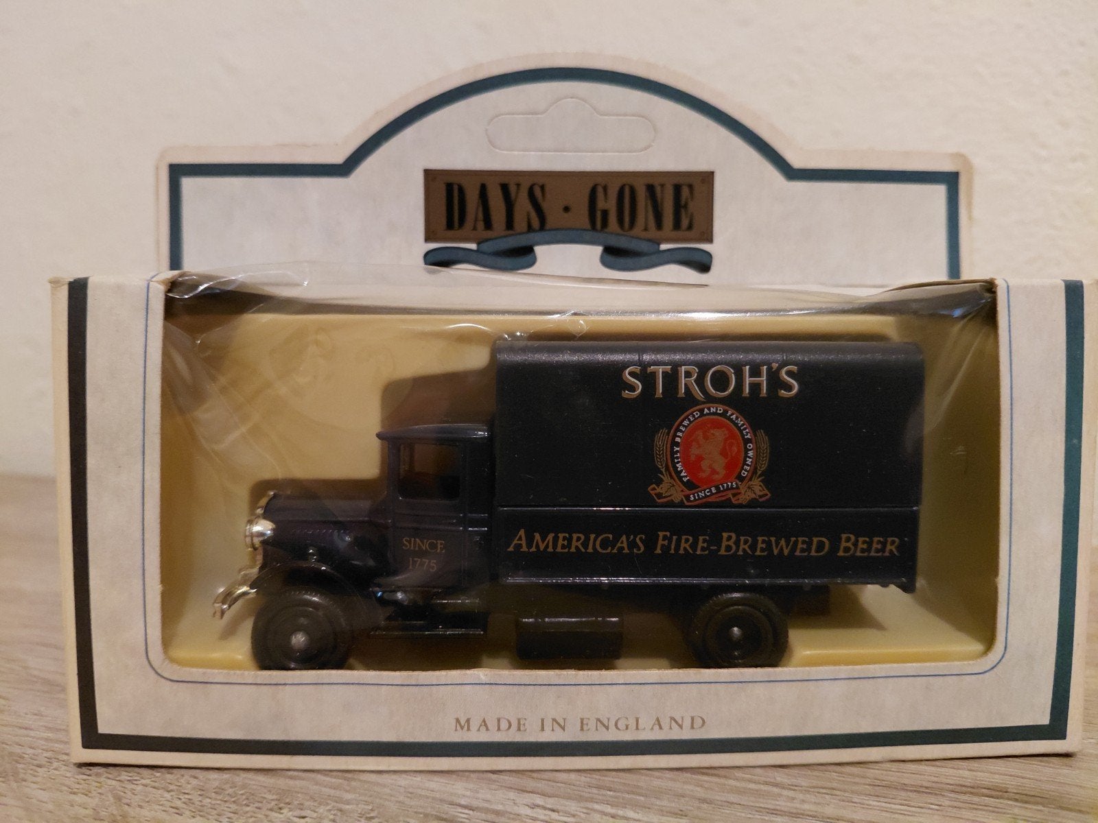"Stroh's" 1934 Mack Canvas Back Truck, Overige merken, Verzenden, 1:32 tot 1:50, Zo goed als nieuw