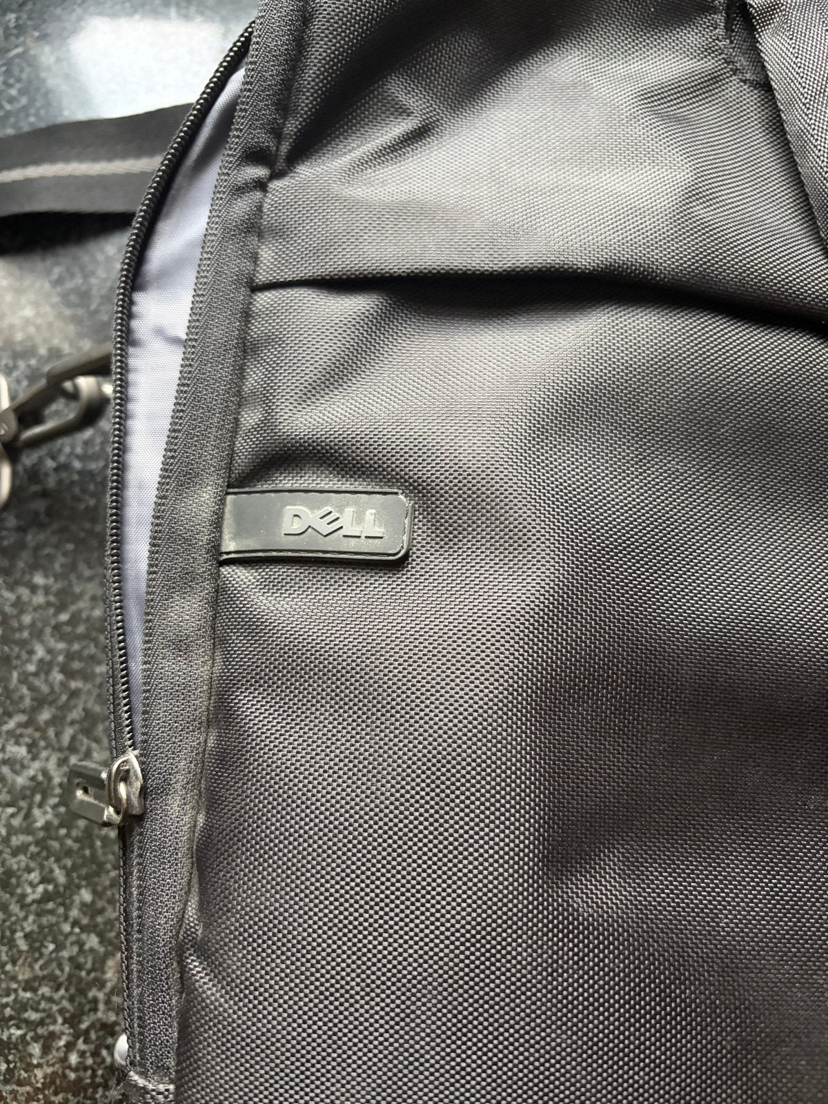 Dell laptoptas - Zwart, veel vakken 17 inch, Computers en Software, Laptoptassen, Zo goed als nieuw, Overige typen, 17 inch of meer
