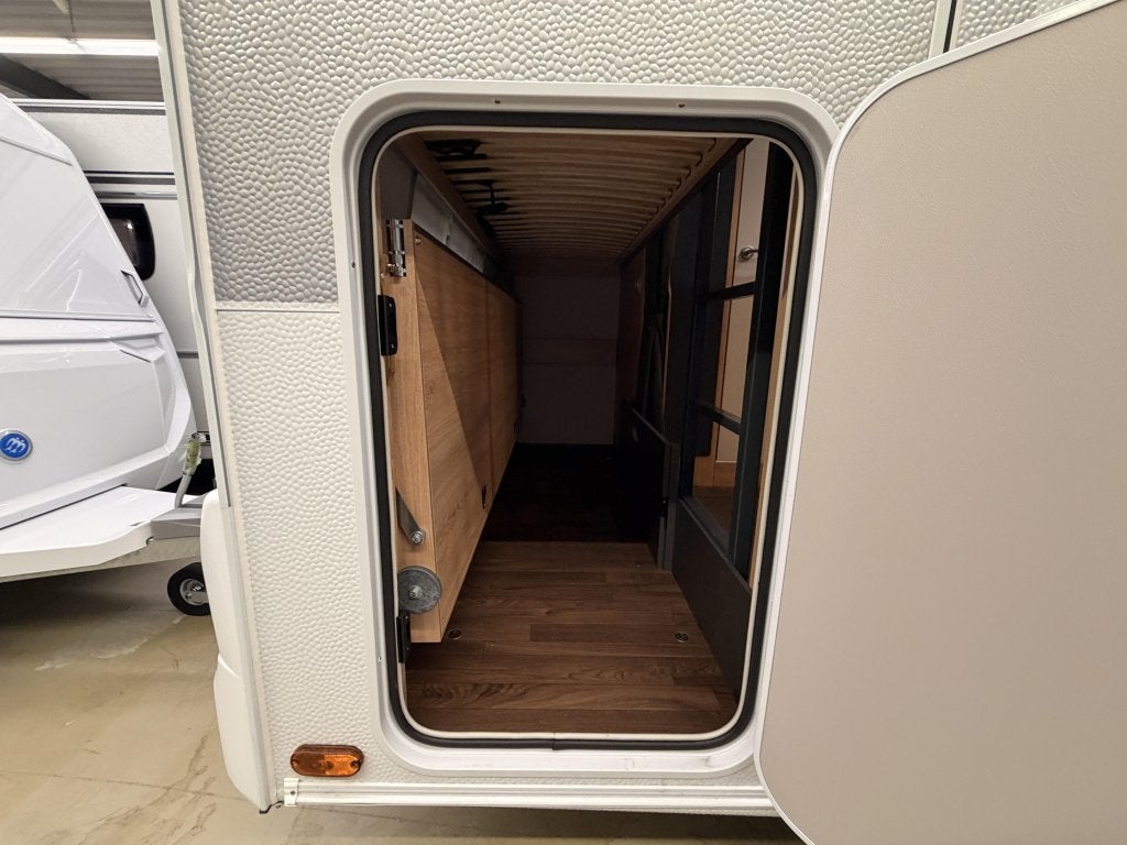 Knaus Sport 500 QDK 1800KG + Stappelbed, Dwarsbed, Bedrijf, Schokbreker, 5 tot 6 meter