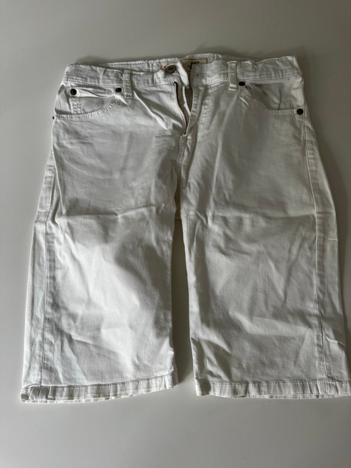 Levi’s witte korte broek 14 (164), Ophalen of Verzenden, Zo goed als nieuw, Jongen, Broek